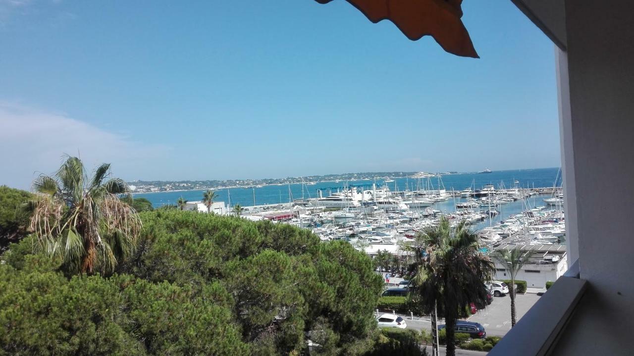 Grand Studio Climatise En Bord De Mer Avec Parking Securise Golfe-Juan Kültér fotó